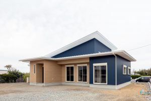 1　山口工務店　外壁　ガルバリウム鋼板　新築